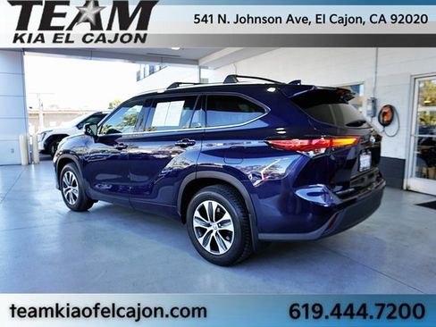Used 2021 Toyota Highlander XLE image 7