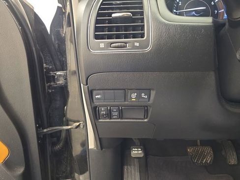 Used 2017 Nissan Armada Platinum w/ Captain Seat Package AWD/4WD image 37