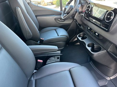 New 2025 Mercedes-Benz Sprinter 2500 image 12