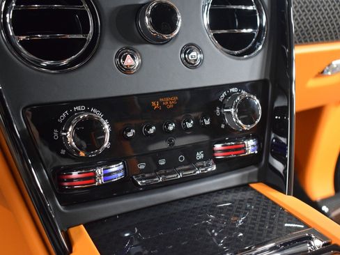 New 2026 Rolls-Royce Cullinan Black Badge image 33