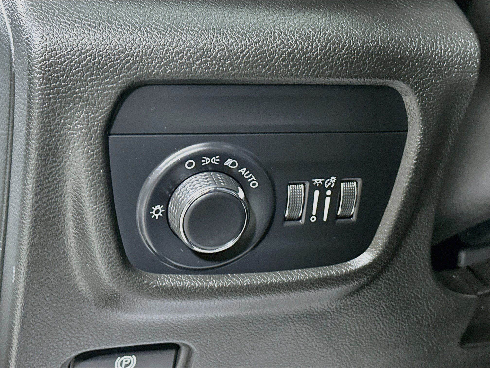 Used 2024 Jeep Grand Cherokee L Laredo AWD/4WD image 10