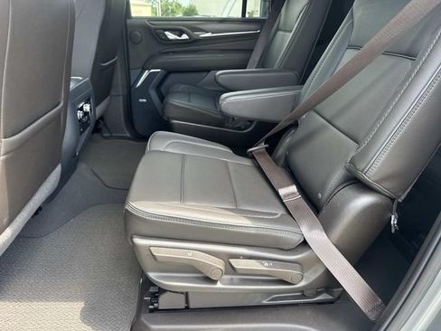 Used 2024 GMC Yukon XL Denali RWD image 17