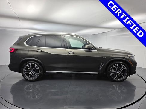 Used 2022 BMW X5 xDrive45e w/ Premium Package image 3