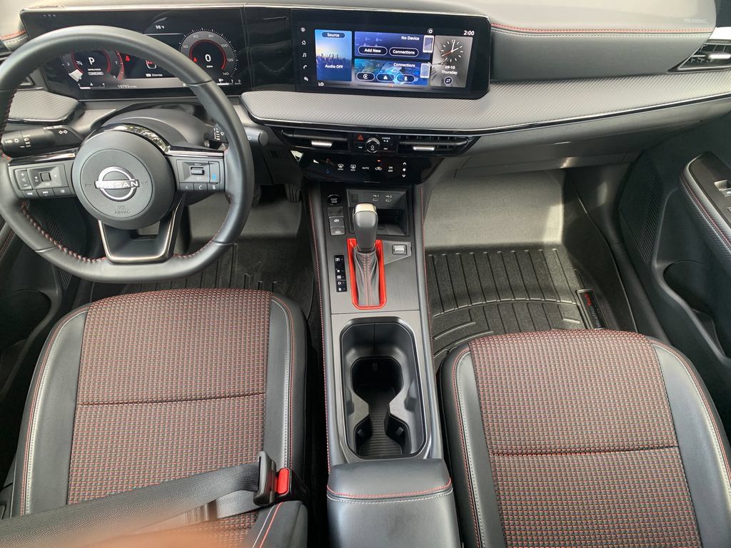 Used 2025 Nissan Kicks SR FWD image 14