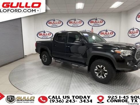 Used 2018 Toyota Tacoma TRD Off-Road w/ Technology Package AWD/4WD image 2