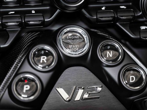 Used 2023 Aston Martin V12 Vantage Roadster image 27