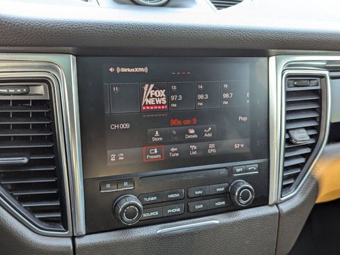 Used 2017 Porsche Macan S image 16