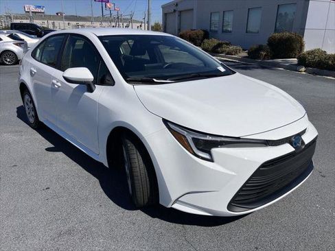 Certified 2025 Toyota Corolla LE image 7