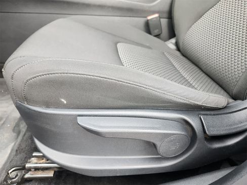 Used 2023 Kia Sportage LX image 14