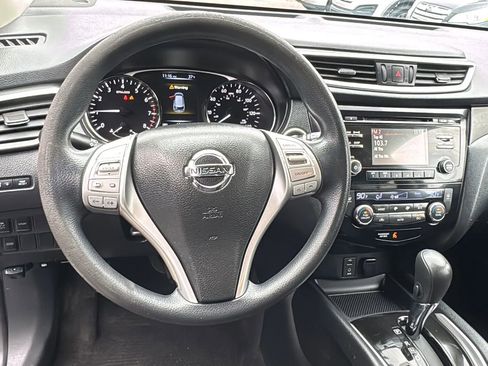 Used 2015 Nissan Rogue SV image 9