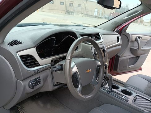 Used 2016 Chevrolet Traverse LT image 22