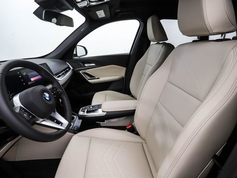 Used 2025 BMW X1 xDrive28i w/ Convenience Package image 12