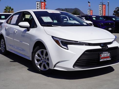 Certified 2026 Toyota Corolla LE FWD image 2