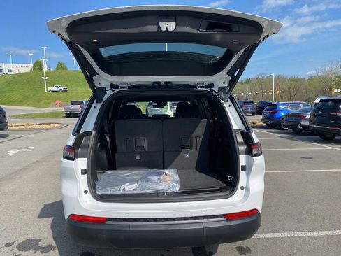 New 2026 Jeep Grand Cherokee L 4WD image 15