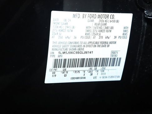 Certified 2025 Lincoln Aviator Black Label image 26