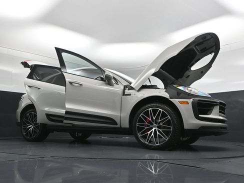 New 2026 Porsche Macan S AWD/4WD image 34