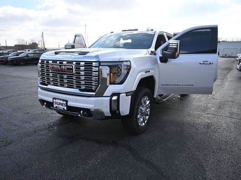 Used 2024 GMC Sierra 3500 Denali w/ Denali Reserve Package image 43