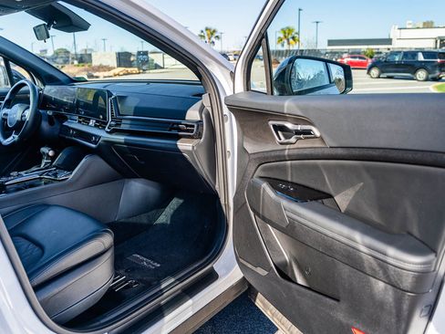 Used 2025 Kia Sportage X-Line w/ Premium Package image 12