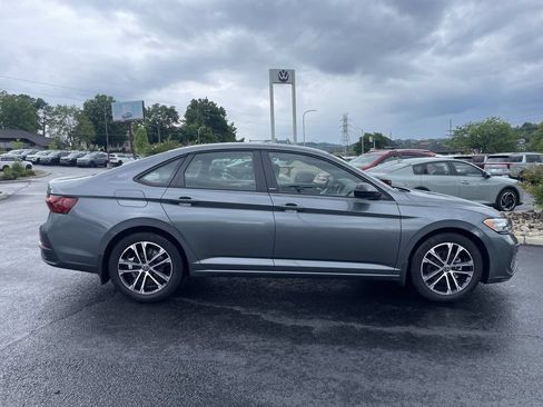 Certified 2024 Volkswagen Jetta Sport FWD image 4