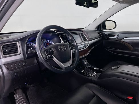 Used 2016 Toyota Highlander XLE w/ Protection Package #3 image 9