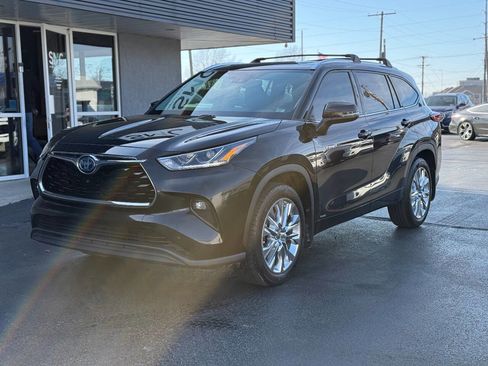 Used 2021 Toyota Highlander Limited image 4