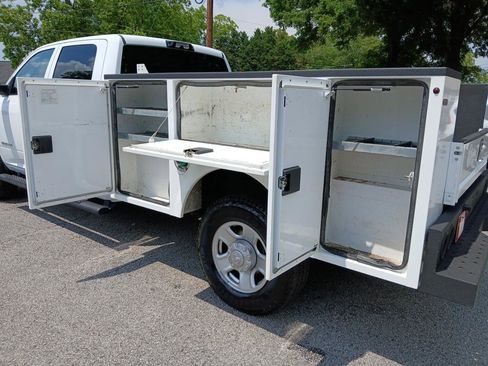 Used 2022 RAM 3500 Tradesman w/ Safety Group AWD/4WD image 10