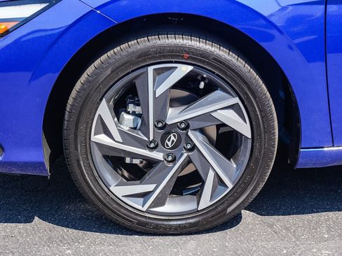 Certified 2025 Hyundai Elantra Hybrid FWD image 9