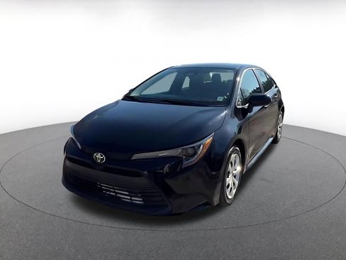 Used 2025 Toyota Corolla LE image 7