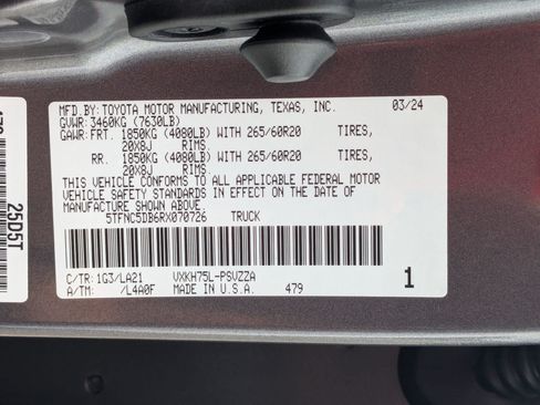 Used 2024 Toyota Tundra Platinum AWD/4WD image 33
