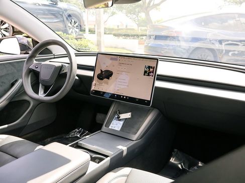 Used 2024 Tesla Model 3 Long Range AWD/4WD image 28
