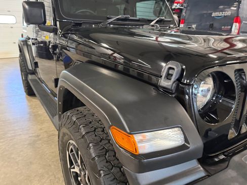 Used 2022 Jeep Wrangler Unlimited Sport w/ Cold Weather Group AWD/4WD image 3