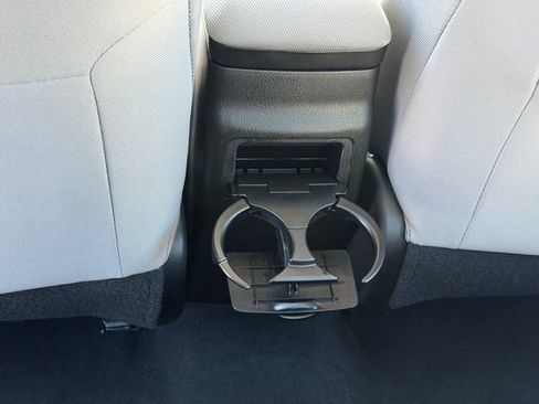 Used 2014 Toyota Corolla LE FWD image 18