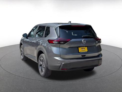 Used 2025 Nissan Rogue SV FWD image 11