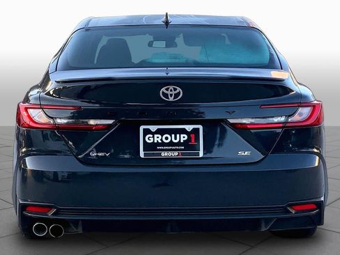Used 2025 Toyota Camry SE FWD image 5
