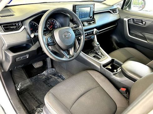 Used 2021 Toyota RAV4 LE FWD image 13