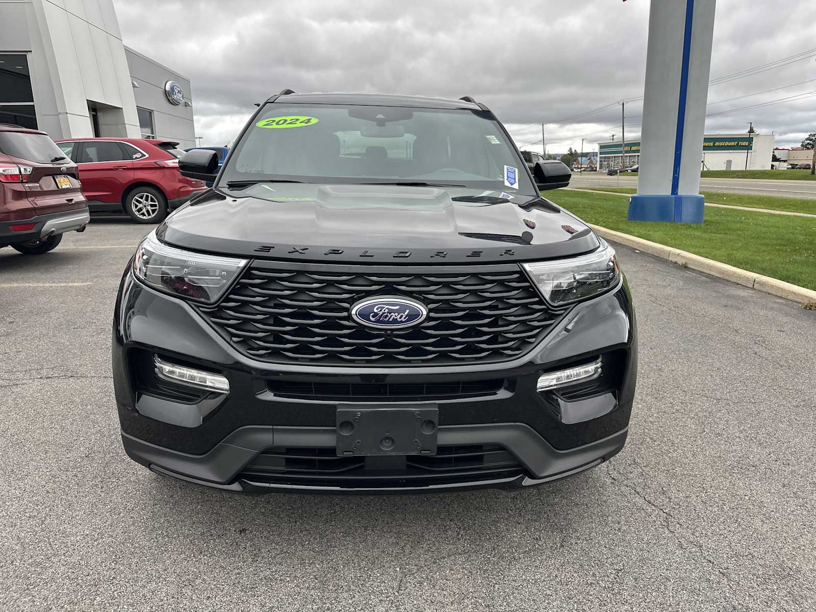 Used 2024 Ford Explorer ST-Line w/ Class IV Trailer Tow Package AWD/4WD image 11