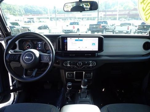 Used 2024 Jeep Wrangler Unlimited Sport AWD/4WD image 16