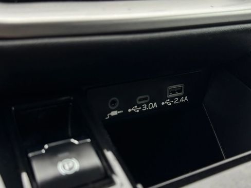 Used 2024 Subaru Outback Premium AWD/4WD image 22