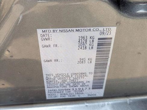 Used 2024 Nissan Altima 2.5 SV FWD image 16