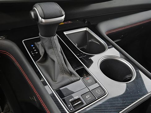 Used 2025 Toyota Sienna XSE w/ XSE Premium Package image 28