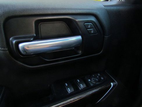 Used 2020 GMC Sierra 1500 SLE w/ SLE Value Package image 23