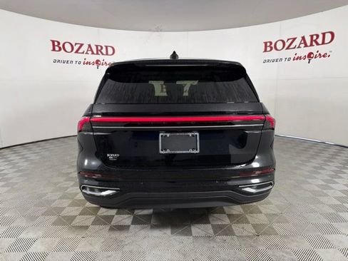 Used 2025 Lincoln Nautilus Premier AWD/4WD image 7