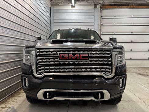 Used 2020 GMC Sierra 3500 Denali w/ Denali Ultimate Package AWD/4WD image 2