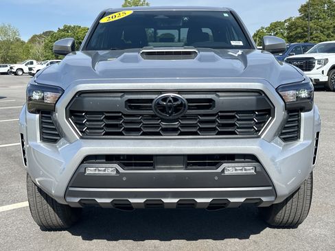 Used 2025 Toyota Tacoma TRD Sport w/ TRD Sport Upgrade Package image 2