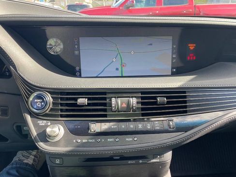 Used 2018 Lexus LS 500h AWD image 21