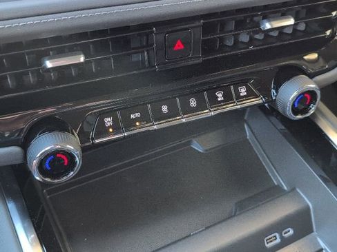 New 2026 Chevrolet Suburban LS image 27