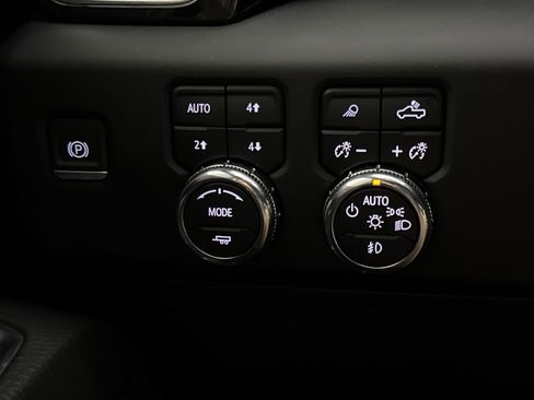 Used 2023 GMC Sierra 1500 Denali AWD/4WD image 16