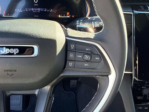 New 2025 Jeep Grand Cherokee L Altitude RWD image 17