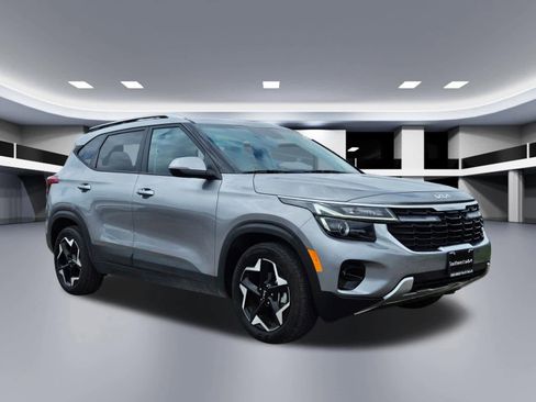 Certified 2025 Kia Seltos S FWD image 7