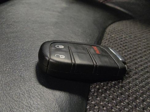 Used 2018 Jeep Compass Trailhawk AWD/4WD image 32
